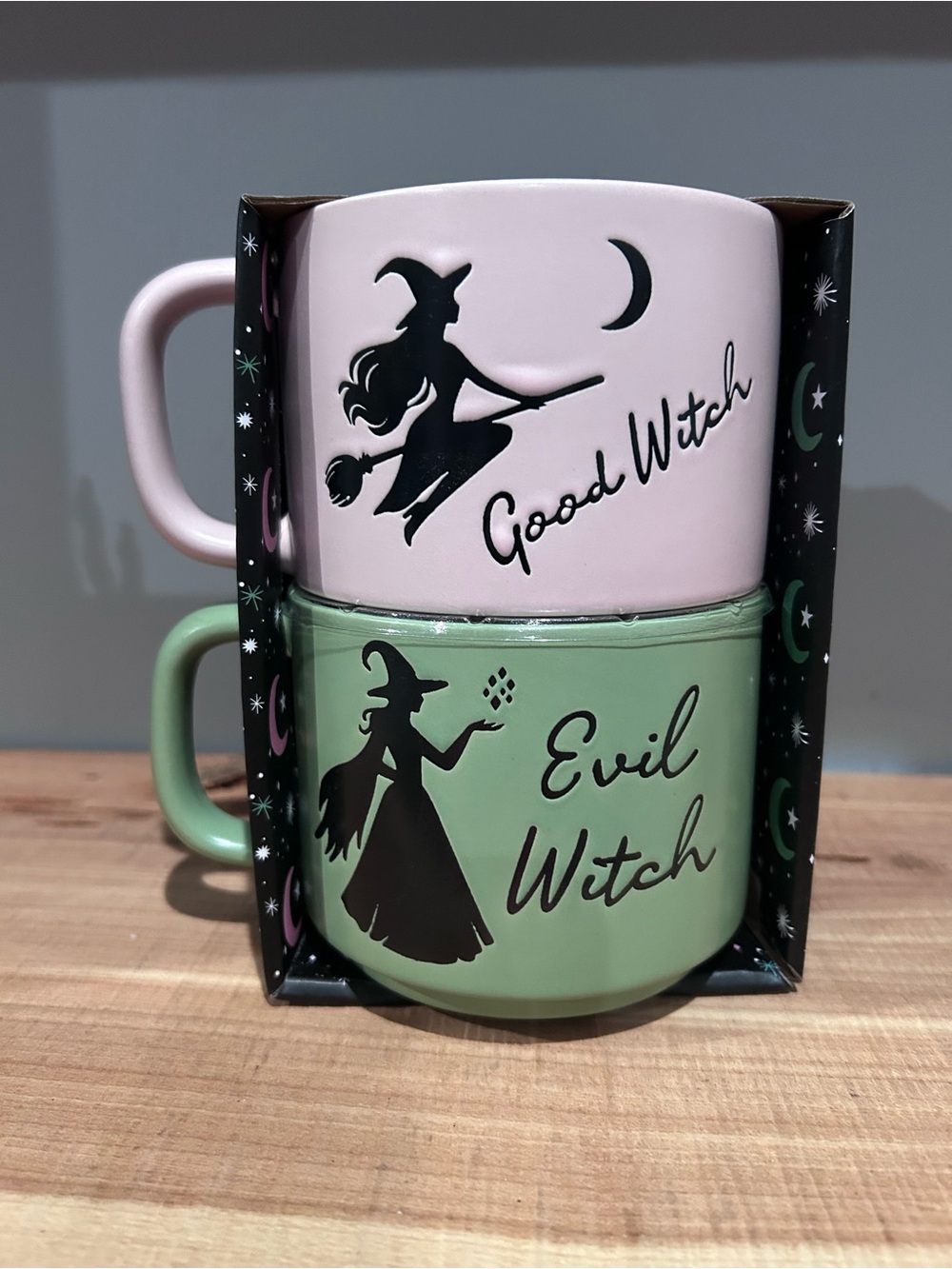 NWT Good/Evil Witch Mug Set